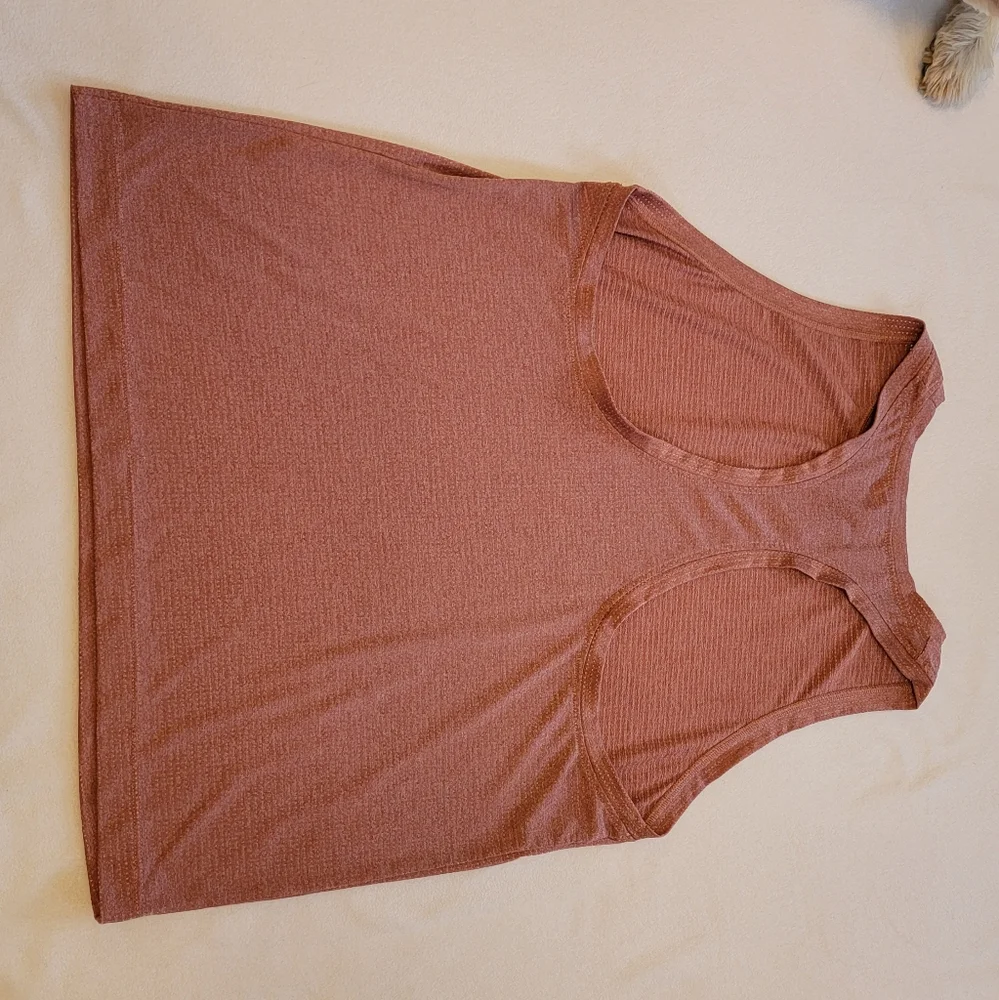 Fleo Racer Back Tank Top - Picture 2 of 3
